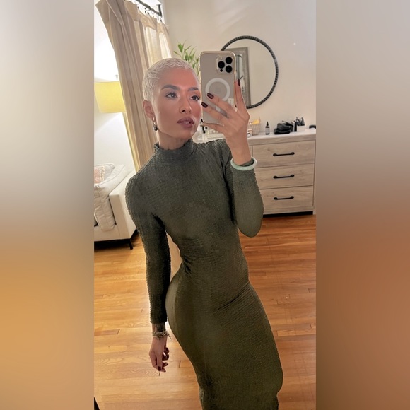 🫒 Beautiful textured ZARA dress. - Picture 6 of 8